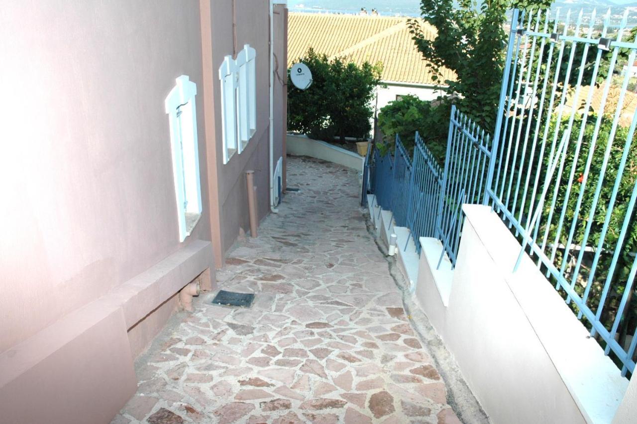 A L' Aise Studios Apolpaina Exterior photo