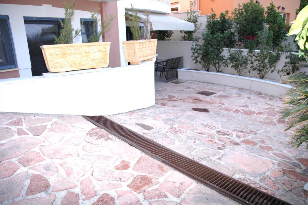 A L' Aise Studios Apolpaina Exterior photo